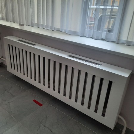 Декоративный экран для радиаторов детского сада 